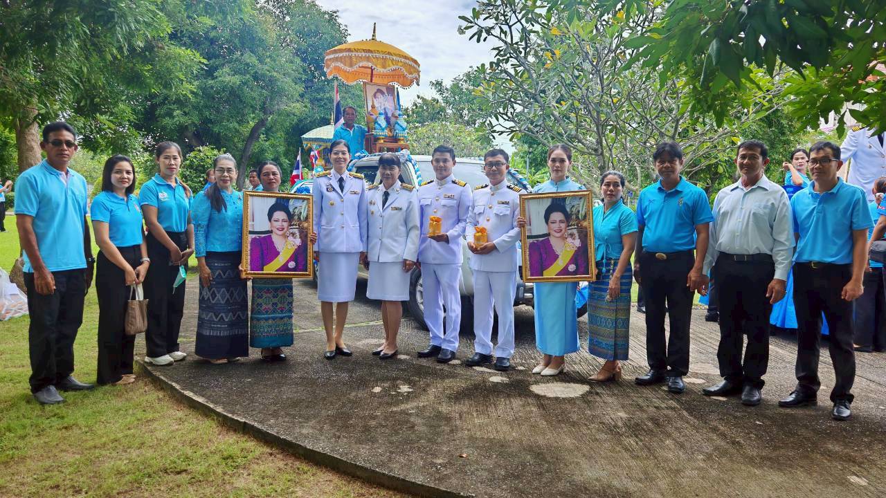 สำนักงานพัฒนาชุมชนอำเภอทัพทัน ร่วมโครงการมหกรรมกองทุนแม่ของแผ่นดินจังหวัดอุทัยธานีฯ และพิธีมอบเงินพระราชทานขวัญถุงกองทุนแม่ของแผ่นดิน ประจำปี 2568