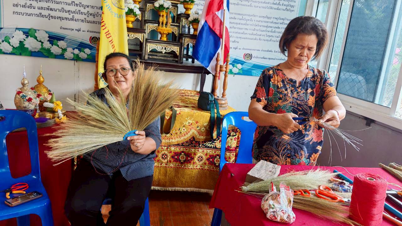 สำนักงานพัฒนาชุมชนอำเภอทัพทัน จัดดำเนินโครงการส่งเสริมประชาชนเป้าหมายเข้าถึงแหล่งทุน หมู่ 10 ตำบลหนองกลางดง อำเภอทัพทัน